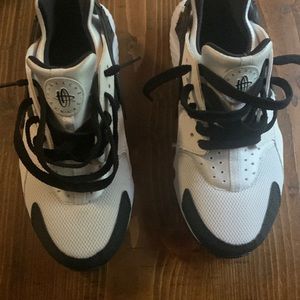 Nike Huarache sneakers 5.5